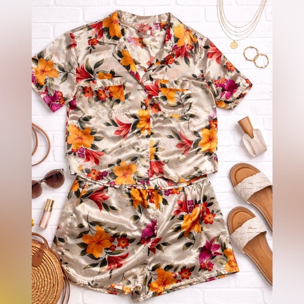 Victoria's Secret Floral Satin Short Pajama Set in Orange and Pink M Medium